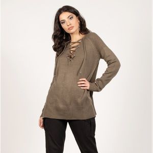 TOBI -  BE ON MY SIDE OLIVE SWEATER